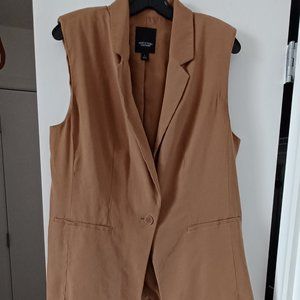 Simply Vera Wang Longline Tan Sleeveless Blazer Sz L